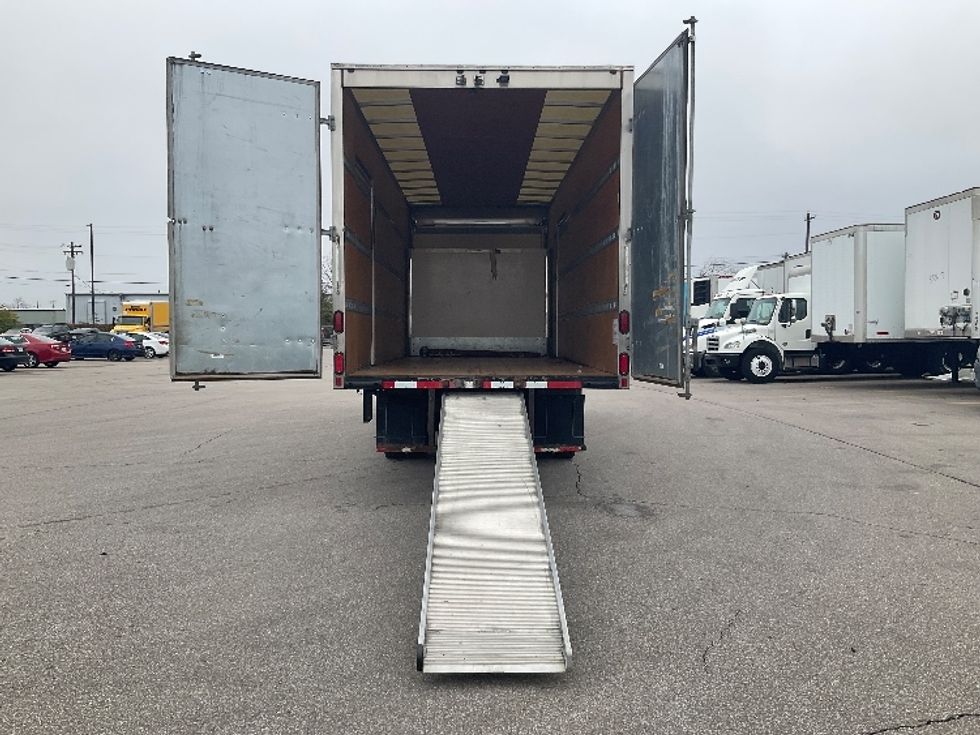Medium Duty Box Truck-Light and Medium Duty Trucks-Isuzu-2020-NRR-Piqua-OH-101,079\n\t\tmiles-$ 48,750 - Image 9