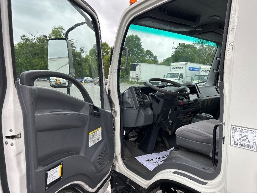 Medium Duty Box Truck-Light and Medium Duty Trucks-Isuzu-2020-NRR-Pittsburgh-PA-98,578\n\t\tmiles-$ 44,500 - Image 16