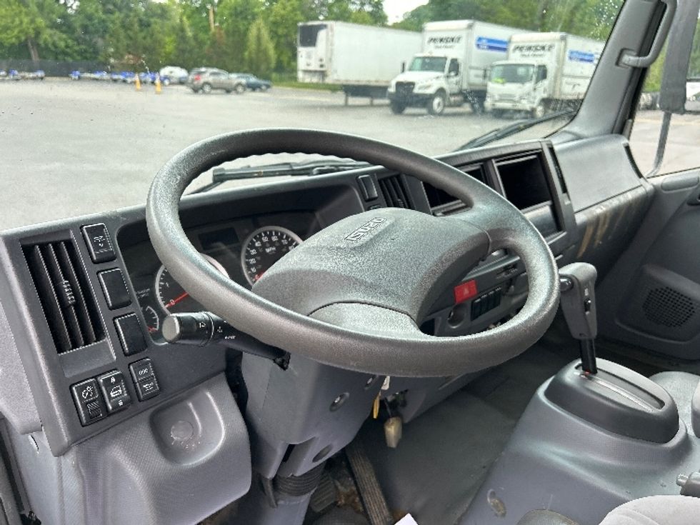 Medium Duty Box Truck-Light and Medium Duty Trucks-Isuzu-2020-NRR-Pittsburgh-PA-98,578\n\t\tmiles-$ 44,500 - Image 17