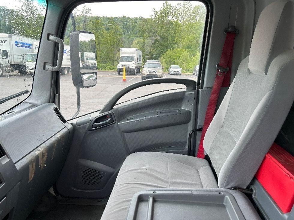 Medium Duty Box Truck-Light and Medium Duty Trucks-Isuzu-2020-NRR-Pittsburgh-PA-98,578\n\t\tmiles-$ 44,500 - Image 19