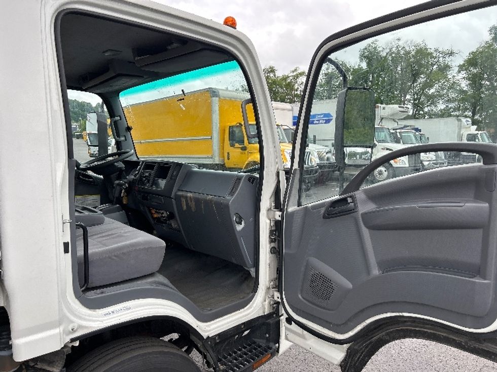 Medium Duty Box Truck-Light and Medium Duty Trucks-Isuzu-2020-NRR-Pittsburgh-PA-98,578\n\t\tmiles-$ 44,500 - Image 20