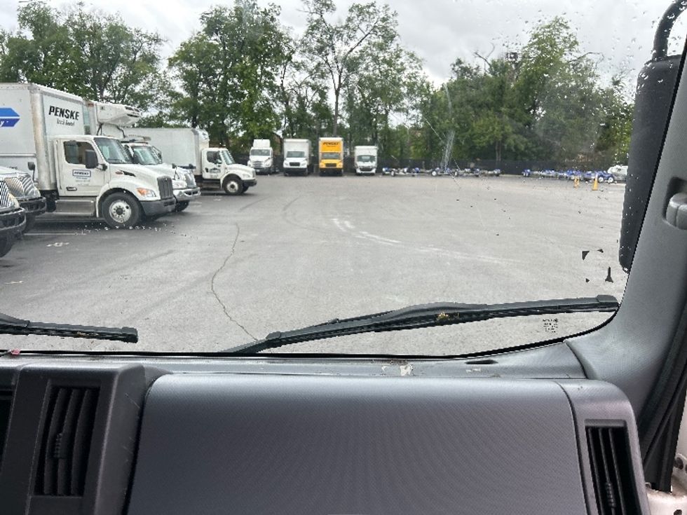 Medium Duty Box Truck-Light and Medium Duty Trucks-Isuzu-2020-NRR-Pittsburgh-PA-98,578\n\t\tmiles-$ 44,500 - Image 21