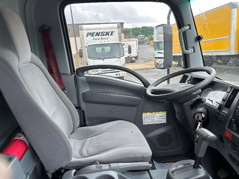 Medium Duty Box Truck-Light and Medium Duty Trucks-Isuzu-2020-NRR-Pittsburgh-PA-98,578\n\t\tmiles-$ 44,500 - Image 22