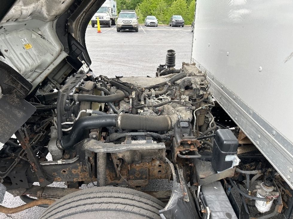 Medium Duty Box Truck-Light and Medium Duty Trucks-Isuzu-2020-NRR-Pittsburgh-PA-98,578\n\t\tmiles-$ 44,500 - Image 24