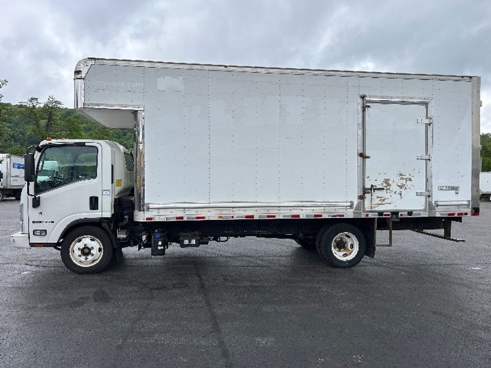 Medium Duty Box Truck-Light and Medium Duty Trucks-Isuzu-2020-NRR-Pittsburgh-PA-98,578\n\t\tmiles-$ 44,500 - Image 4