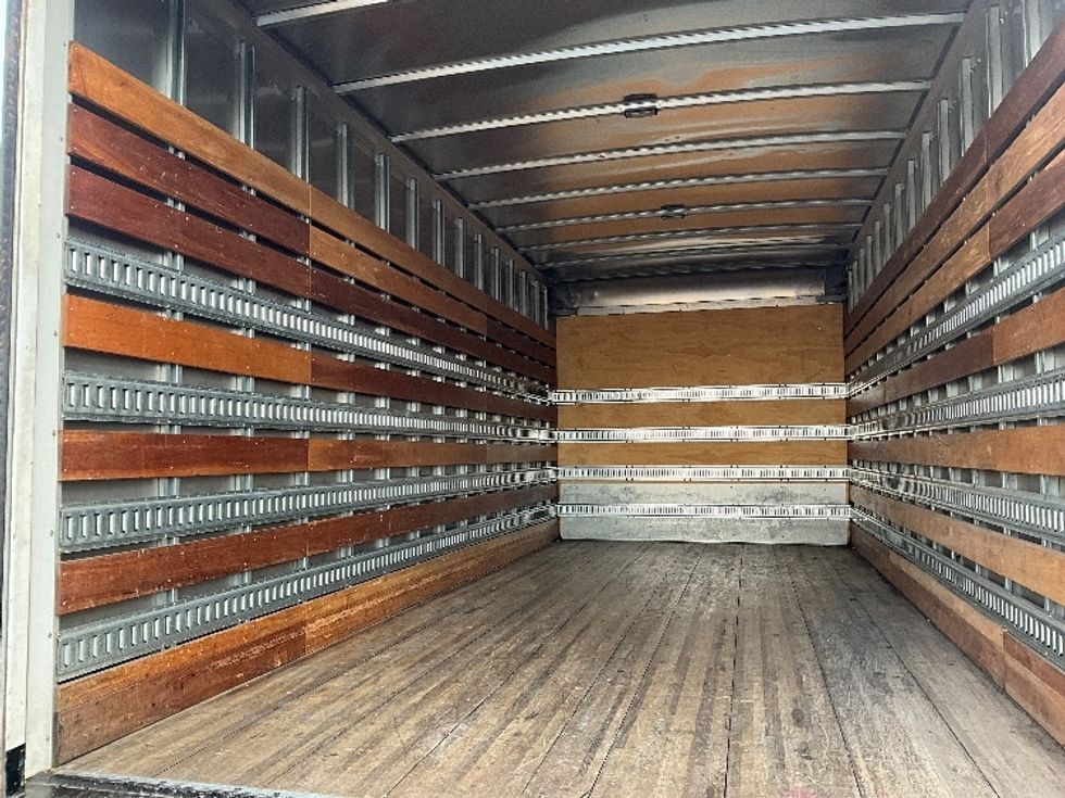 Medium Duty Box Truck-Light and Medium Duty Trucks-Isuzu-2020-NRR-Portland-OR-239,414\n\t\tmiles-$ 21,750 - Image 11