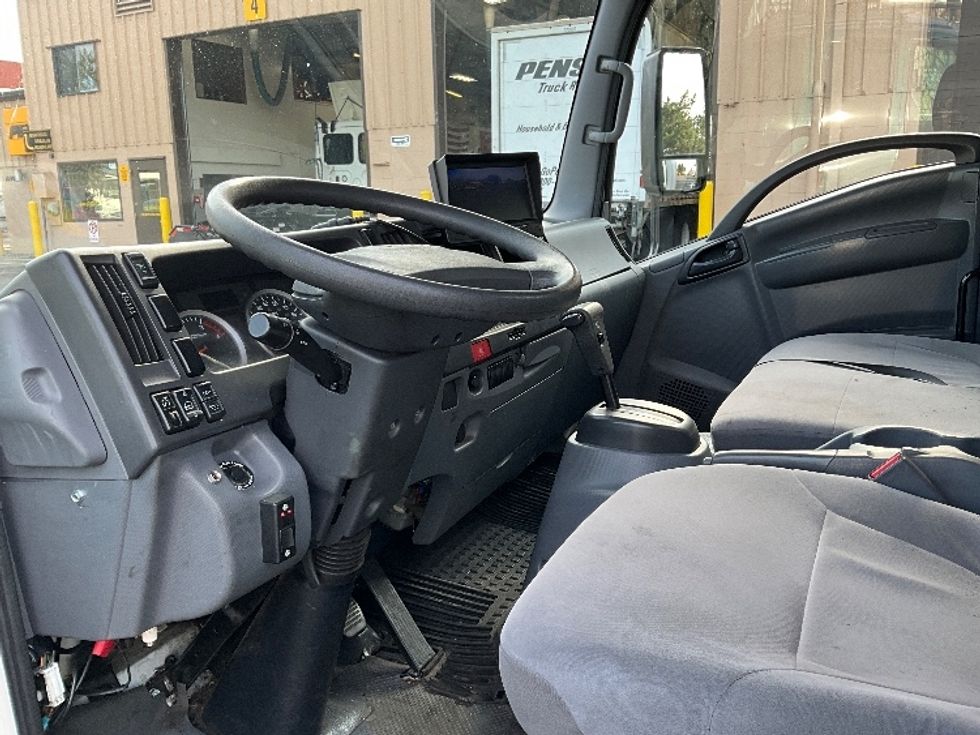 Medium Duty Box Truck-Light and Medium Duty Trucks-Isuzu-2020-NRR-Portland-OR-239,414\n\t\tmiles-$ 21,750 - Image 17