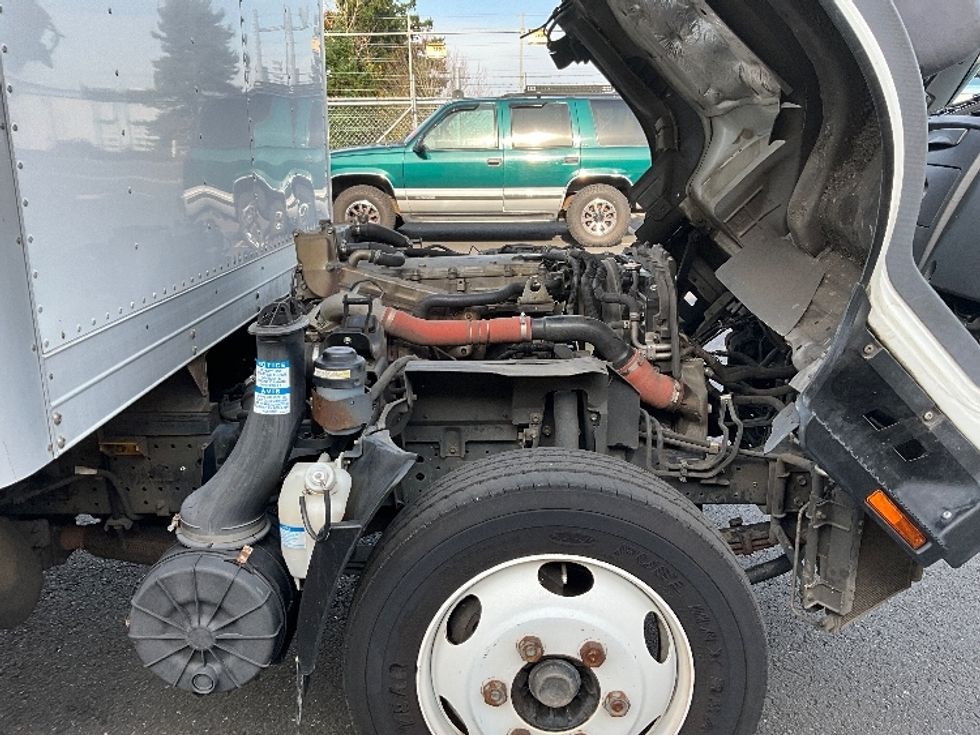 Medium Duty Box Truck-Light and Medium Duty Trucks-Isuzu-2020-NRR-Portland-OR-239,414\n\t\tmiles-$ 21,750 - Image 23