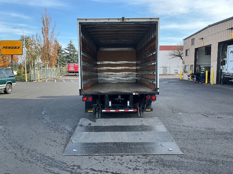 Medium Duty Box Truck-Light and Medium Duty Trucks-Isuzu-2020-NRR-Portland-OR-239,414\n\t\tmiles-$ 21,750 - Image 9