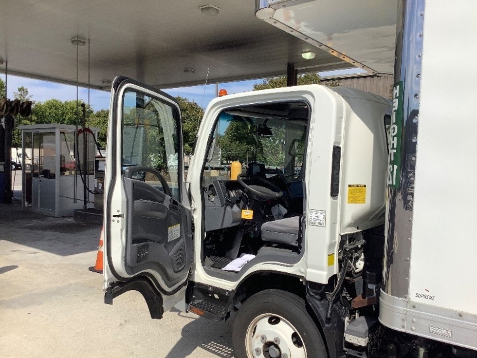 Medium Duty Box Truck-Light and Medium Duty Trucks-Isuzu-2020-NRR-Prince George-VA-68,321\n\t\tmiles-$ 51,500 - Image 16