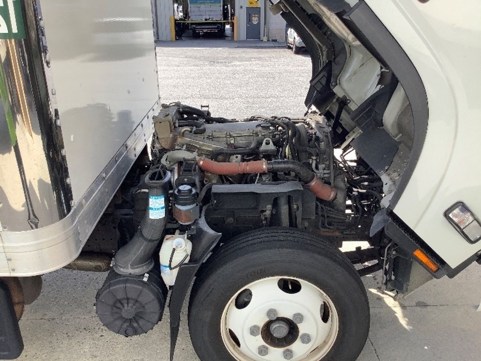 Medium Duty Box Truck-Light and Medium Duty Trucks-Isuzu-2020-NRR-Prince George-VA-68,321\n\t\tmiles-$ 51,500 - Image 23