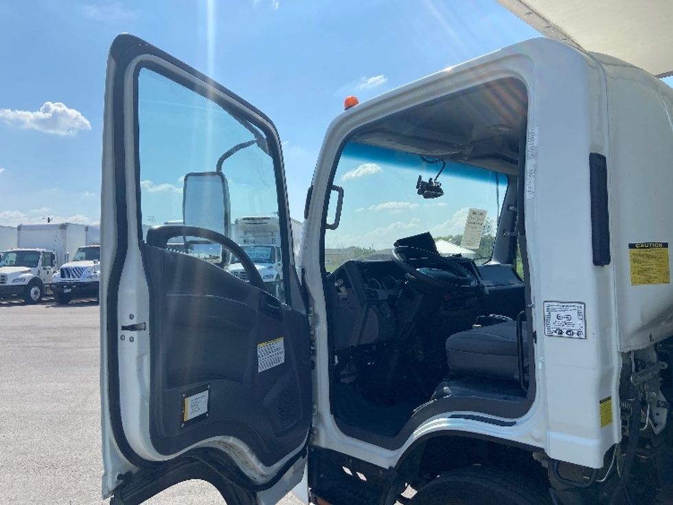 Medium Duty Box Truck-Light and Medium Duty Trucks-Isuzu-2020-NRR-San Antonio-TX-100,232\n\t\tmiles-$ 46,000 - Image 15
