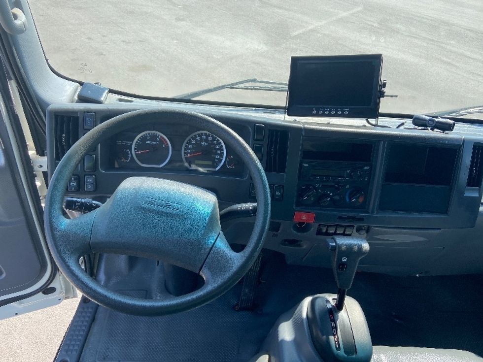 Medium Duty Box Truck-Light and Medium Duty Trucks-Isuzu-2020-NRR-San Antonio-TX-100,232\n\t\tmiles-$ 46,000 - Image 17