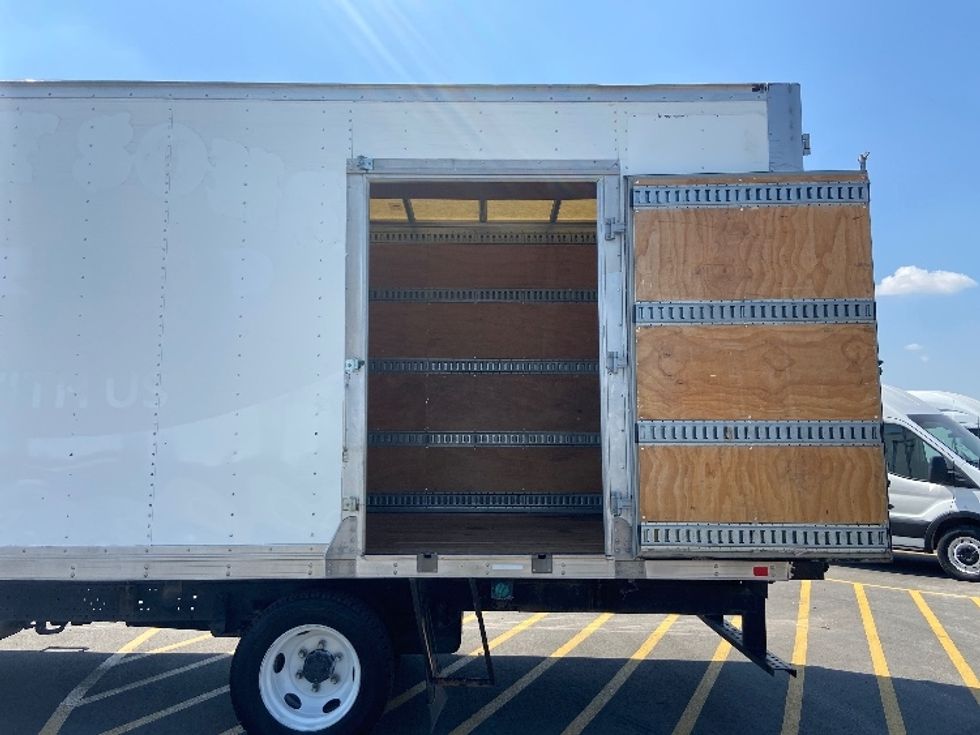 Medium Duty Box Truck-Light and Medium Duty Trucks-Isuzu-2020-NRR-San Antonio-TX-100,232\n\t\tmiles-$ 46,000 - Image 25