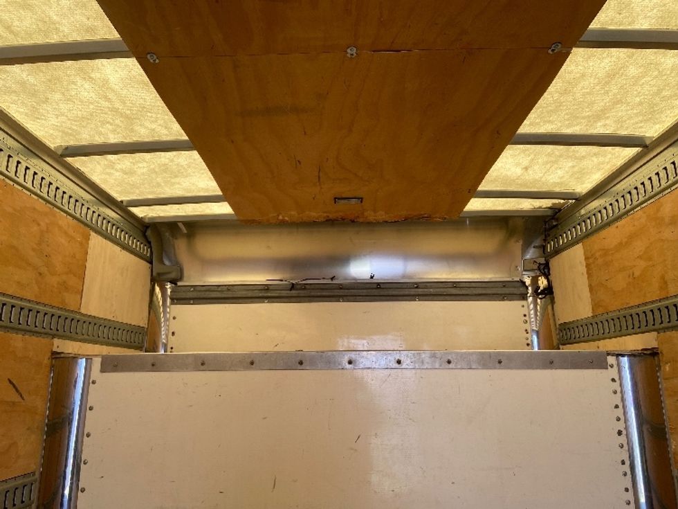 Medium Duty Box Truck-Light and Medium Duty Trucks-Isuzu-2020-NRR-San Antonio-TX-100,232\n\t\tmiles-$ 46,000 - Image 26