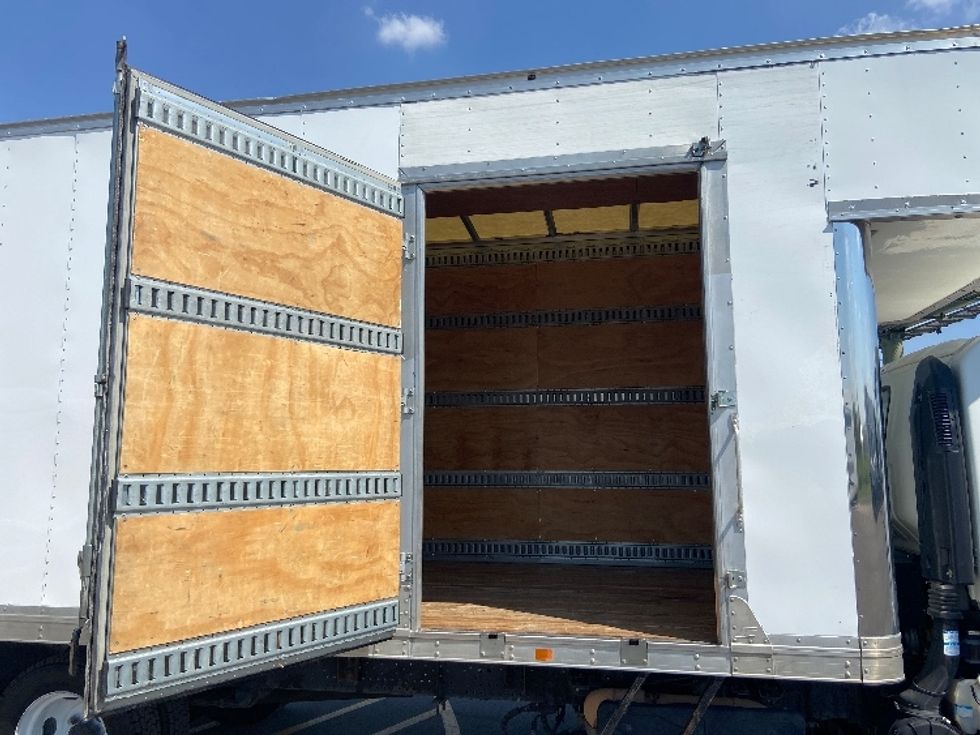 Medium Duty Box Truck-Light and Medium Duty Trucks-Isuzu-2020-NRR-San Antonio-TX-100,232\n\t\tmiles-$ 46,000 - Image 27