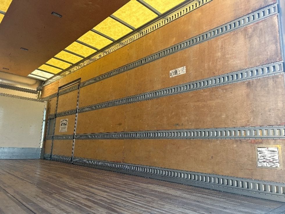 Medium Duty Box Truck-Light and Medium Duty Trucks-Isuzu-2020-NRR-San Antonio-TX-100,928\n\t\tmiles-$ 46,000 - Image 12