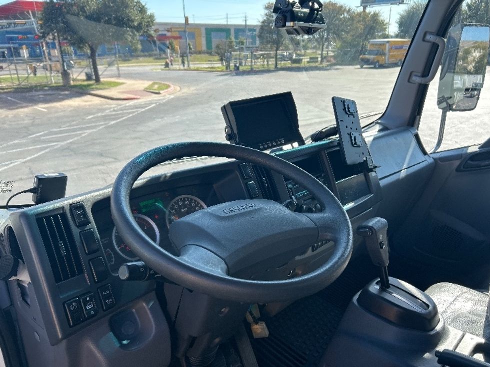 Medium Duty Box Truck-Light and Medium Duty Trucks-Isuzu-2020-NRR-San Antonio-TX-100,928\n\t\tmiles-$ 46,000 - Image 17