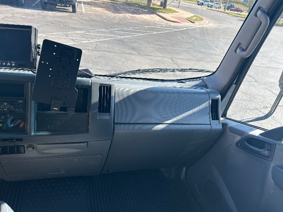 Medium Duty Box Truck-Light and Medium Duty Trucks-Isuzu-2020-NRR-San Antonio-TX-100,928\n\t\tmiles-$ 46,000 - Image 21