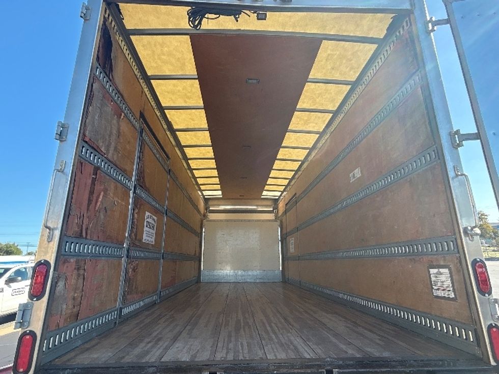 Medium Duty Box Truck-Light and Medium Duty Trucks-Isuzu-2020-NRR-San Antonio-TX-100,928\n\t\tmiles-$ 46,000 - Image 8