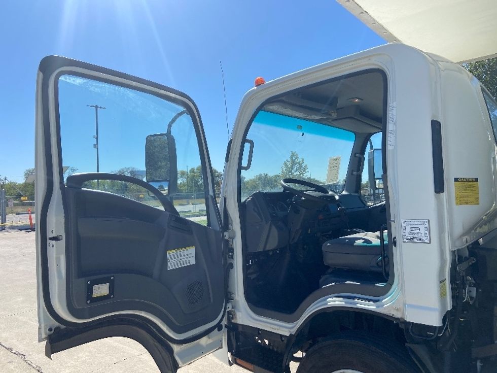 Medium Duty Box Truck-Light and Medium Duty Trucks-Isuzu-2020-NRR-San Antonio-TX-86,450\n\t\tmiles-$ 47,500 - Image 14