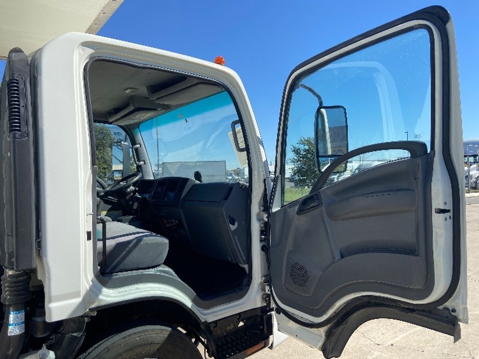 Medium Duty Box Truck-Light and Medium Duty Trucks-Isuzu-2020-NRR-San Antonio-TX-86,450\n\t\tmiles-$ 47,500 - Image 17