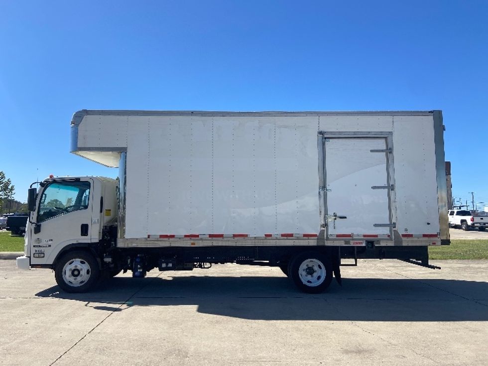 Medium Duty Box Truck-Light and Medium Duty Trucks-Isuzu-2020-NRR-San Antonio-TX-86,450\n\t\tmiles-$ 47,500 - Image 4