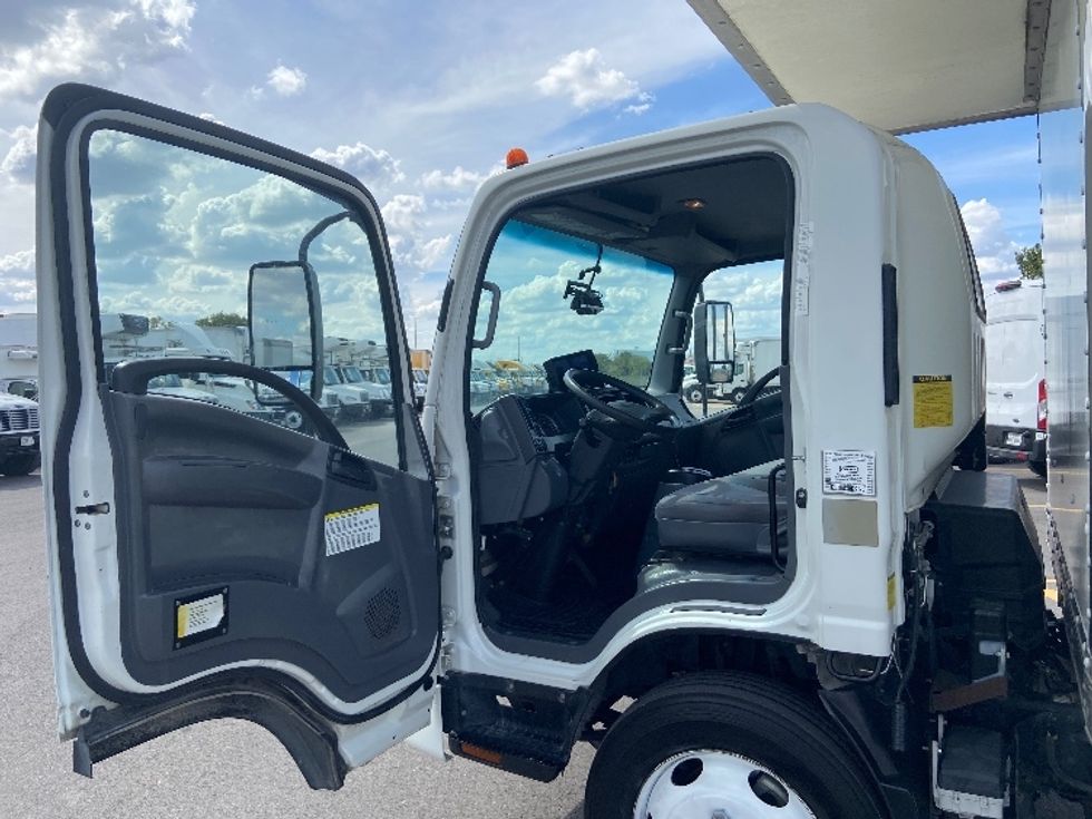 Medium Duty Box Truck-Light and Medium Duty Trucks-Isuzu-2020-NRR-San Antonio-TX-98,100\n\t\tmiles-$ 46,250 - Image 15