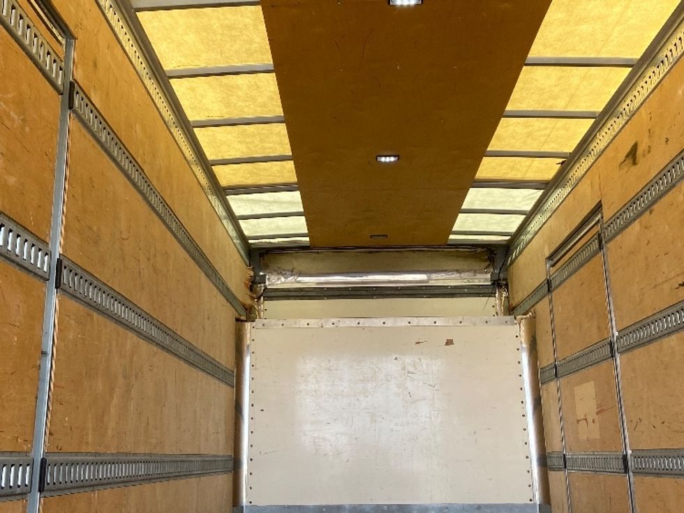 Medium Duty Box Truck-Light and Medium Duty Trucks-Isuzu-2020-NRR-San Antonio-TX-98,100\n\t\tmiles-$ 46,250 - Image 24