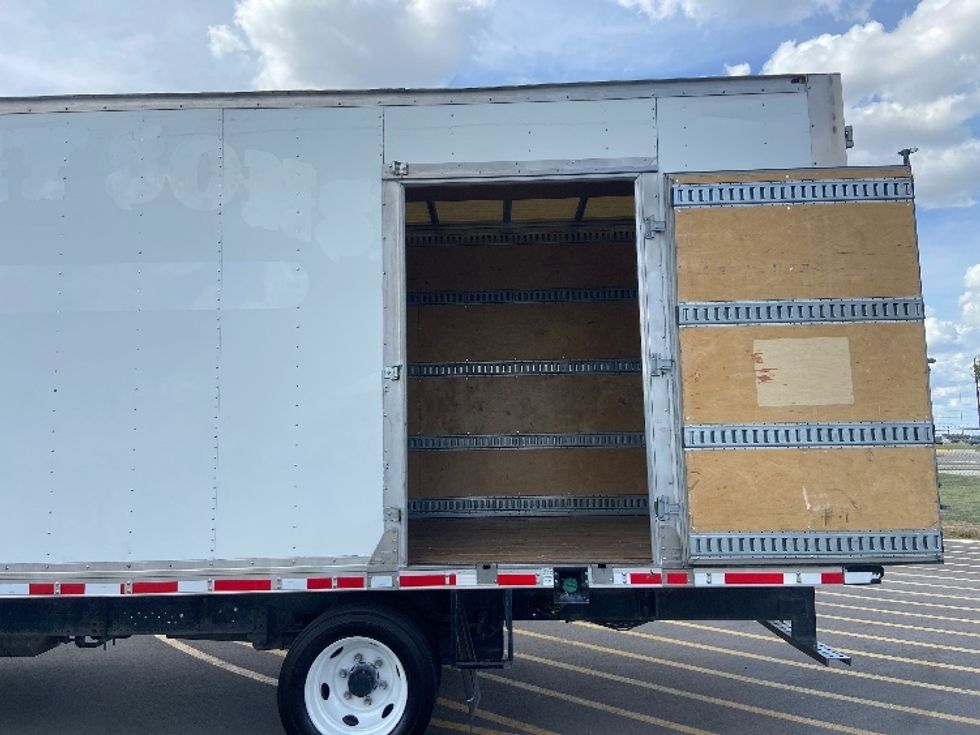 Medium Duty Box Truck-Light and Medium Duty Trucks-Isuzu-2020-NRR-San Antonio-TX-98,100\n\t\tmiles-$ 46,250 - Image 26