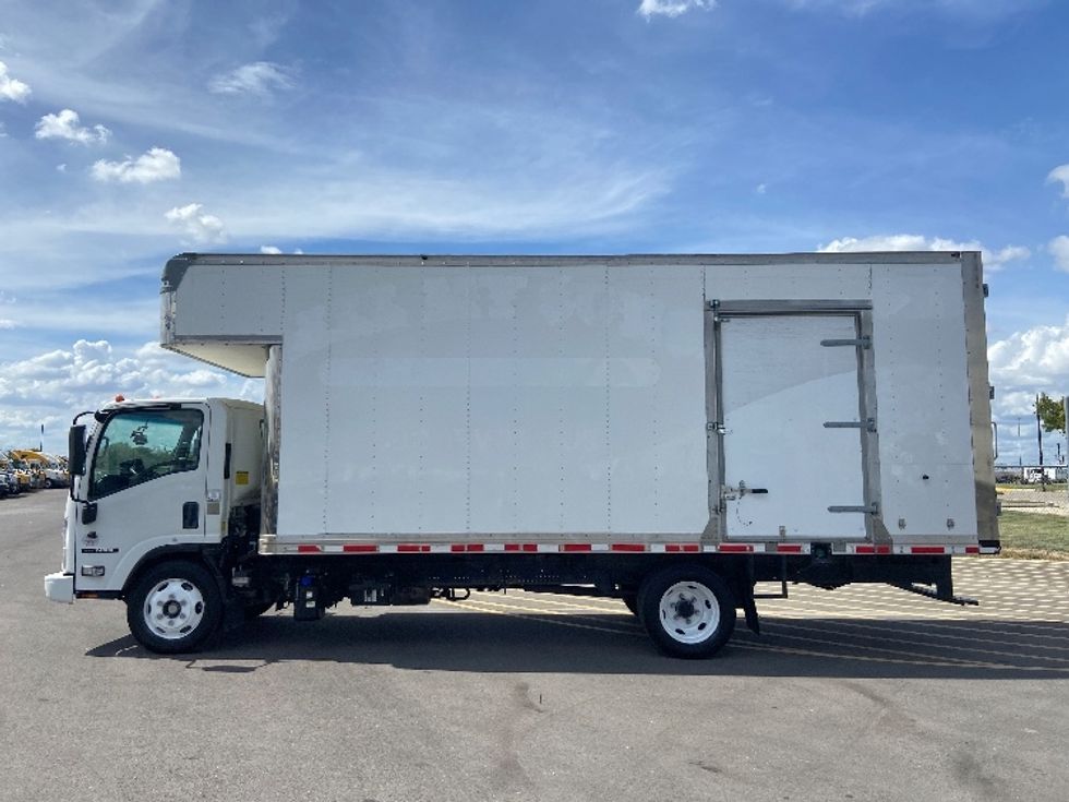 Medium Duty Box Truck-Light and Medium Duty Trucks-Isuzu-2020-NRR-San Antonio-TX-98,100\n\t\tmiles-$ 46,250 - Image 4