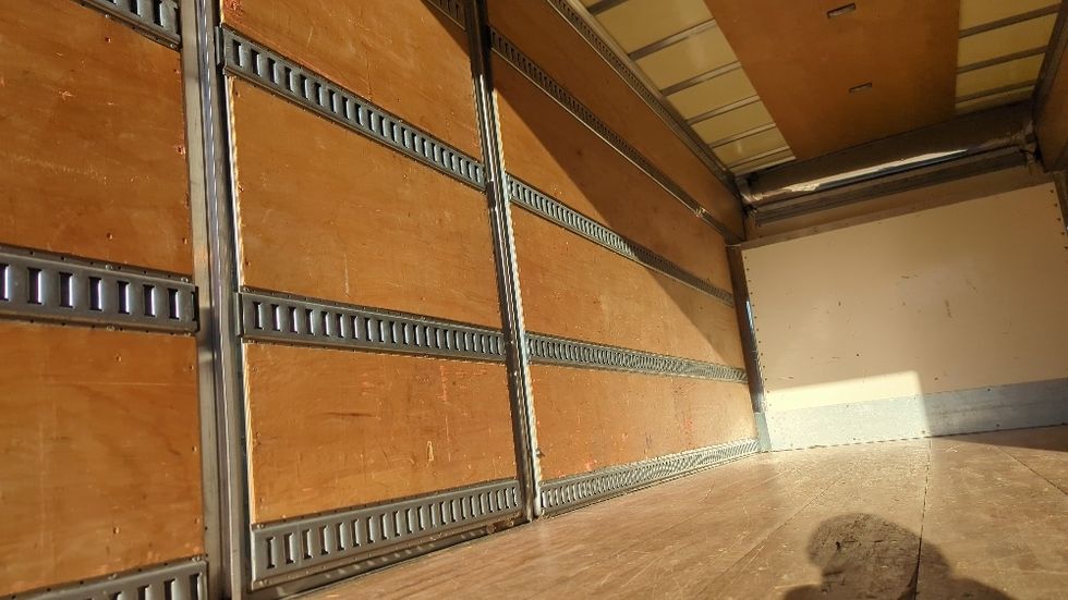 Medium Duty Box Truck-Light and Medium Duty Trucks-Isuzu-2020-NRR-Suwanee-GA-106,511\n\t\tmiles-$ 45,250 - Image 10