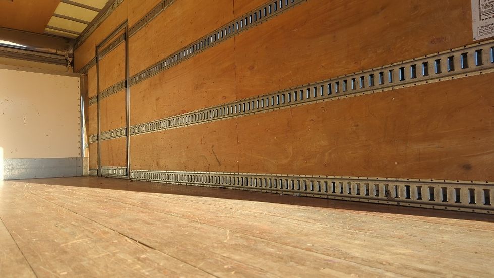 Medium Duty Box Truck-Light and Medium Duty Trucks-Isuzu-2020-NRR-Suwanee-GA-106,511\n\t\tmiles-$ 45,250 - Image 11