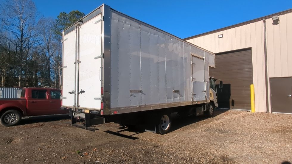 Medium Duty Box Truck-Light and Medium Duty Trucks-Isuzu-2020-NRR-Suwanee-GA-106,511\n\t\tmiles-$ 45,250 - Image 12
