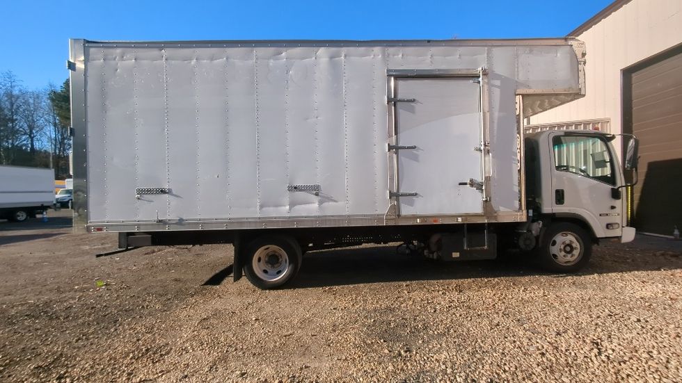 Medium Duty Box Truck-Light and Medium Duty Trucks-Isuzu-2020-NRR-Suwanee-GA-106,511\n\t\tmiles-$ 45,250 - Image 14