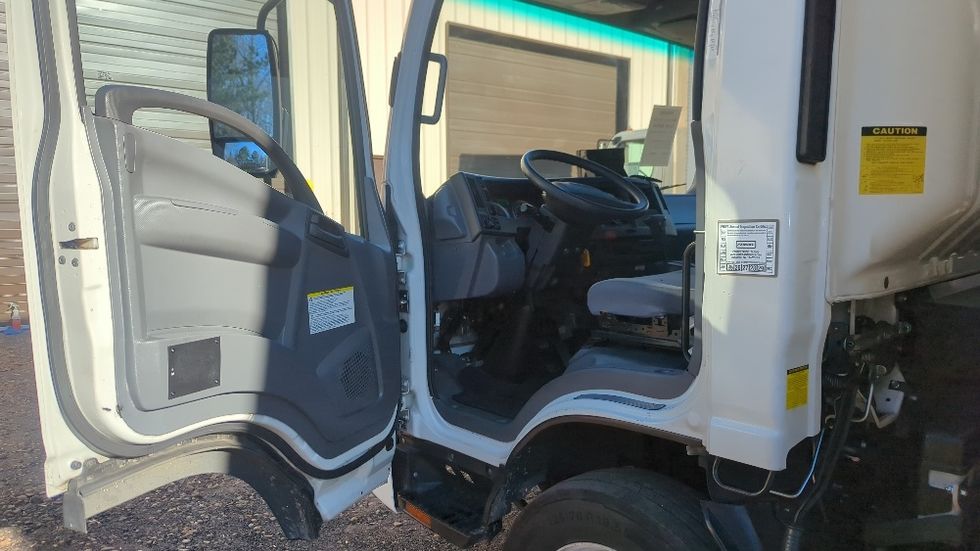 Medium Duty Box Truck-Light and Medium Duty Trucks-Isuzu-2020-NRR-Suwanee-GA-106,511\n\t\tmiles-$ 45,250 - Image 15