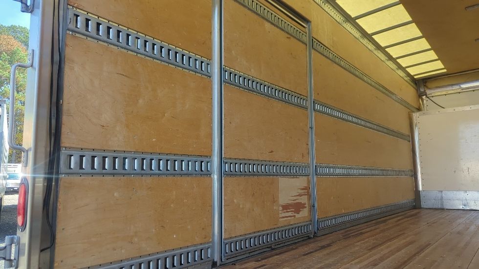 Medium Duty Box Truck-Light and Medium Duty Trucks-Isuzu-2020-NRR-Suwanee-GA-119,845\n\t\tmiles-$ 44,000 - Image 10