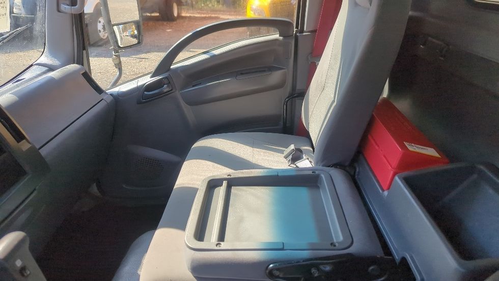 Medium Duty Box Truck-Light and Medium Duty Trucks-Isuzu-2020-NRR-Suwanee-GA-119,845\n\t\tmiles-$ 44,000 - Image 18