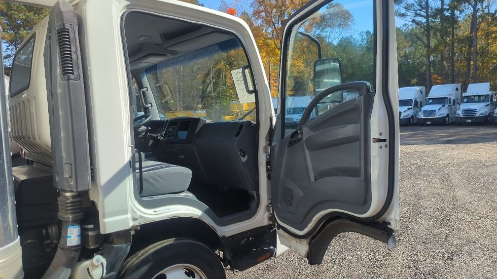 Medium Duty Box Truck-Light and Medium Duty Trucks-Isuzu-2020-NRR-Suwanee-GA-119,845\n\t\tmiles-$ 44,000 - Image 19