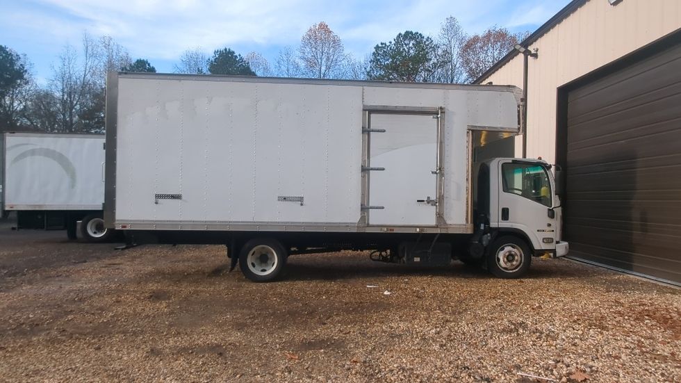 Medium Duty Box Truck-Light and Medium Duty Trucks-Isuzu-2020-NRR-Suwanee-GA-84,012\n\t\tmiles-$ 50,750 - Image 14