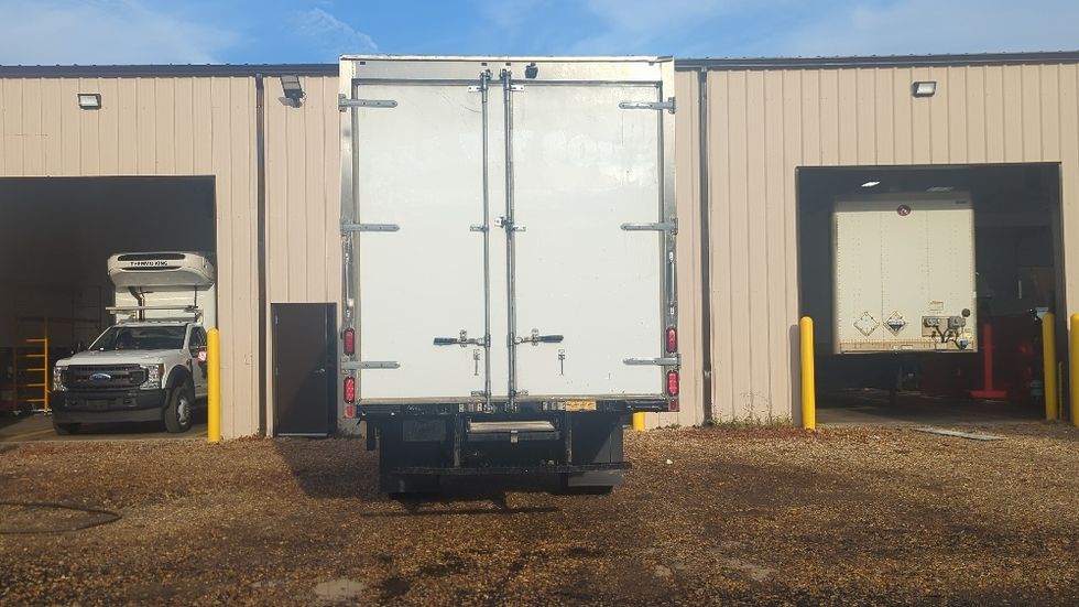 Medium Duty Box Truck-Light and Medium Duty Trucks-Isuzu-2020-NRR-Suwanee-GA-84,012\n\t\tmiles-$ 50,750 - Image 7