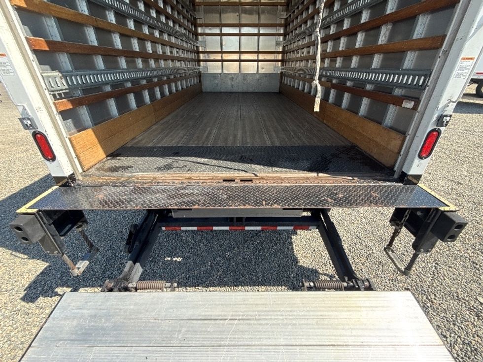 Medium Duty Box Truck-Light and Medium Duty Trucks-Isuzu-2020-NRR-West Sacramento-CA-116,623\n\t\tmiles-$ 44,250 - Image 10