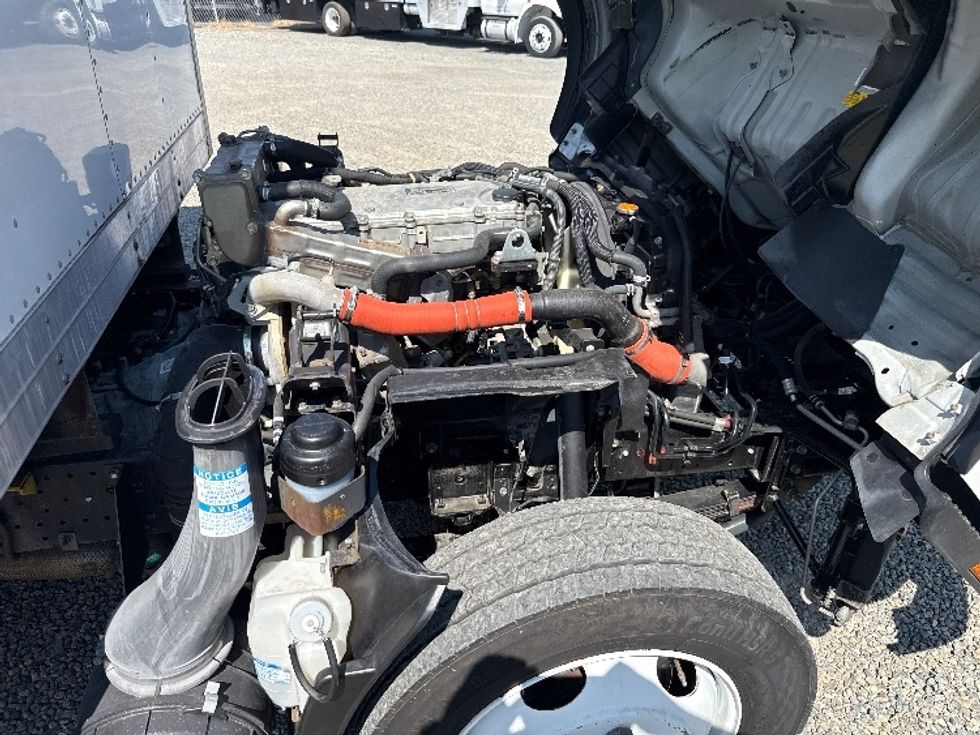 Medium Duty Box Truck-Light and Medium Duty Trucks-Isuzu-2020-NRR-West Sacramento-CA-116,623\n\t\tmiles-$ 44,250 - Image 23