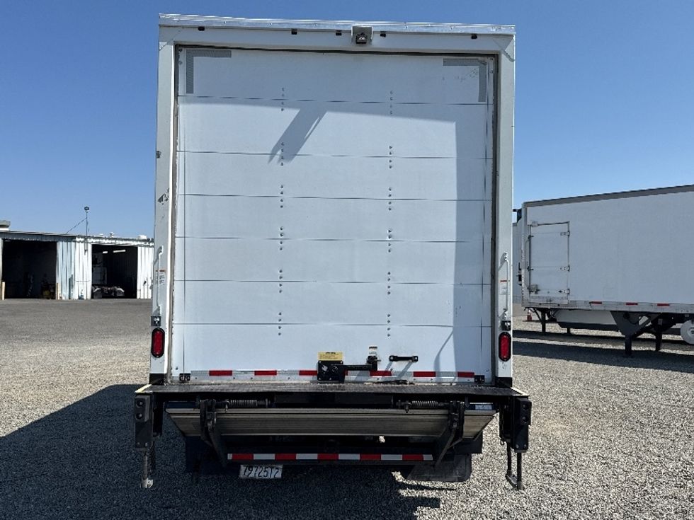 Medium Duty Box Truck-Light and Medium Duty Trucks-Isuzu-2020-NRR-West Sacramento-CA-116,623\n\t\tmiles-$ 44,250 - Image 7