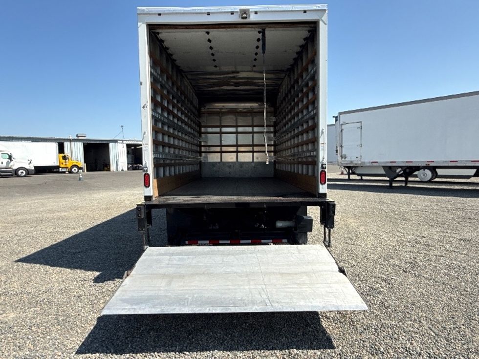 Medium Duty Box Truck-Light and Medium Duty Trucks-Isuzu-2020-NRR-West Sacramento-CA-116,623\n\t\tmiles-$ 44,250 - Image 9