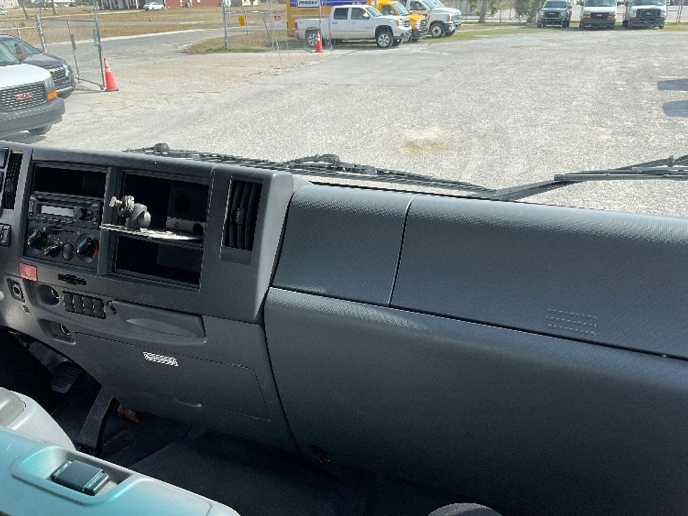 Medium Duty Box Truck-Light and Medium Duty Trucks-Isuzu-2021-FTR-Panama City-FL-159,491\n\t\tmiles-$ 59,250 - Image 21