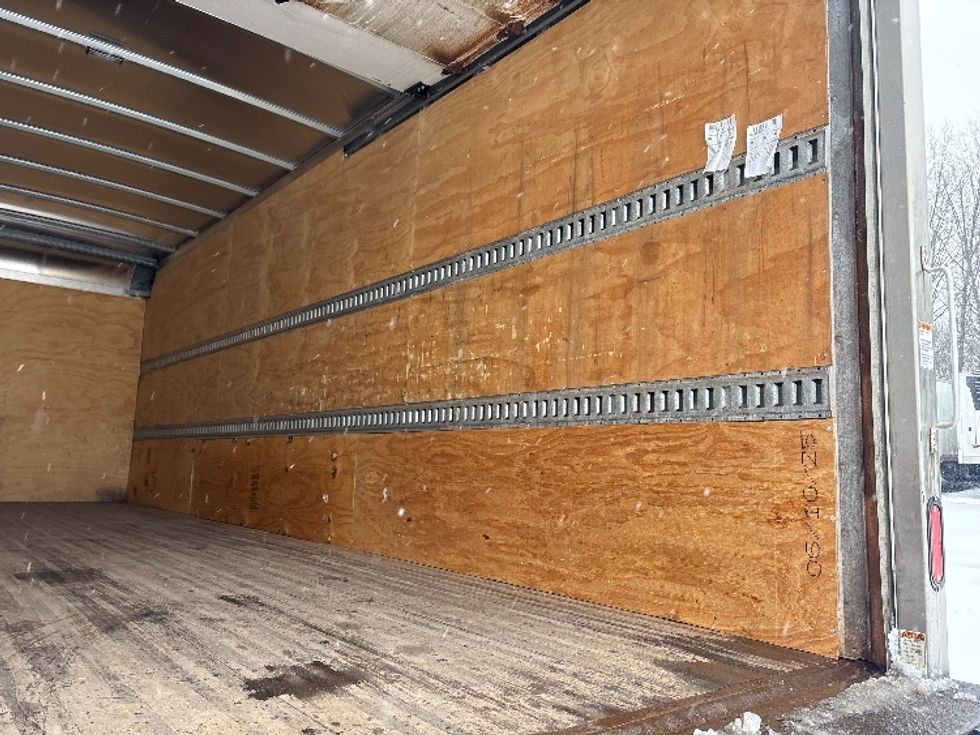 Medium Duty Box Truck-Light and Medium Duty Trucks-Isuzu-2021-NQR-Brook Park-OH-139,871\n\t\tmiles-$ 39,500 - Image 11