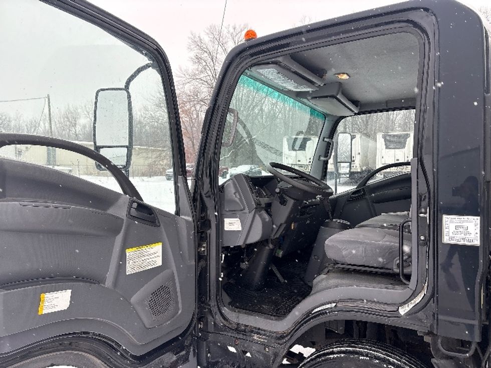 Medium Duty Box Truck-Light and Medium Duty Trucks-Isuzu-2021-NQR-Brook Park-OH-139,871\n\t\tmiles-$ 39,500 - Image 15