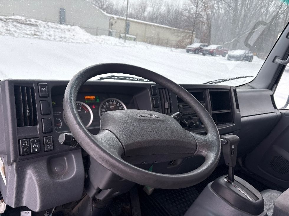 Medium Duty Box Truck-Light and Medium Duty Trucks-Isuzu-2021-NQR-Brook Park-OH-139,871\n\t\tmiles-$ 39,500 - Image 16