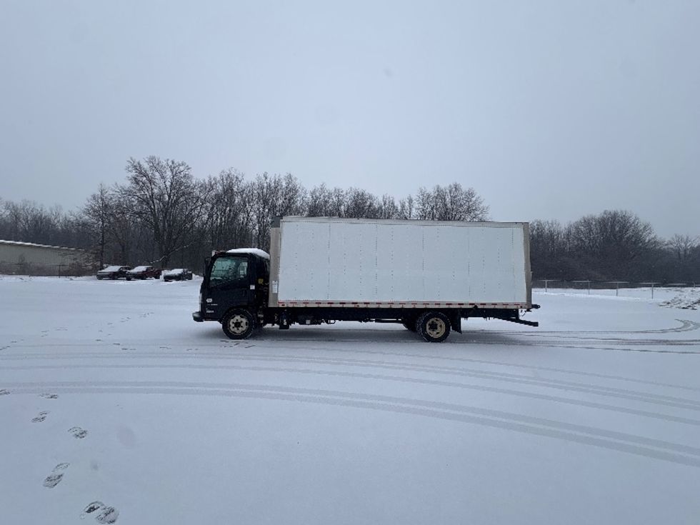 Medium Duty Box Truck-Light and Medium Duty Trucks-Isuzu-2021-NQR-Brook Park-OH-139,871\n\t\tmiles-$ 39,500 - Image 4
